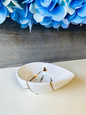 Kintsugi Gifts, Home Gifts, Fall Gifts, Gifts for Her, Home Decor, Anniversary Gifts, Wedding Gifts, Kintsugi Repaired Small Teardrop Bowl
